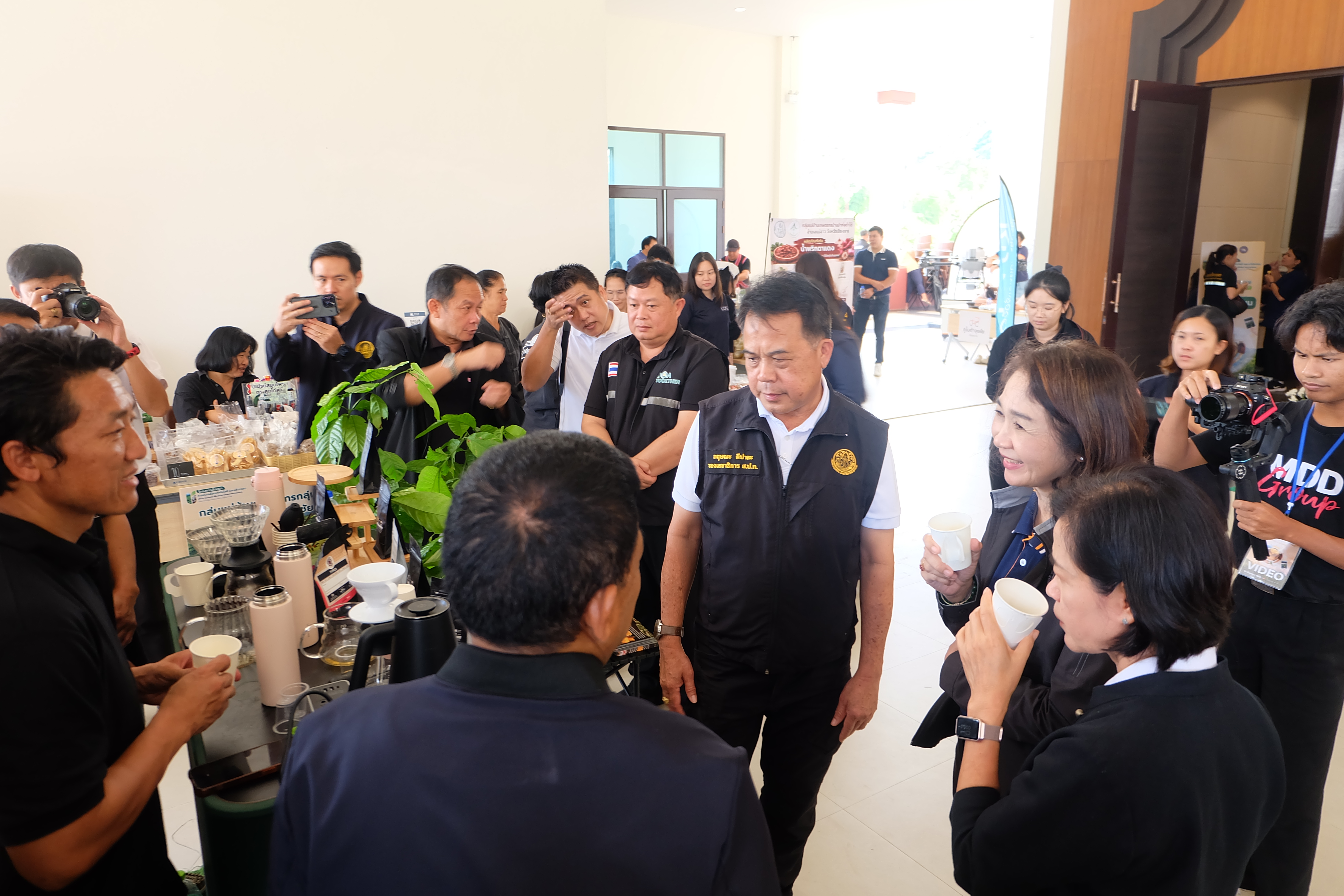 title - รองเลขาธิการ ส.ป.ก. ร่วมคณะ รมช.กษ. ลุยเชียงราย ขับเคลื่อนนวัตกรรมเกษตรรับมือการเปลี่ยนแปลงสภาพภูมิอากาศ